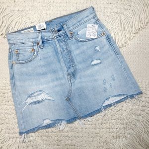 FREE PEOPLE Levi’s light wash blue denim deconstructed mini skirt 25 NEW